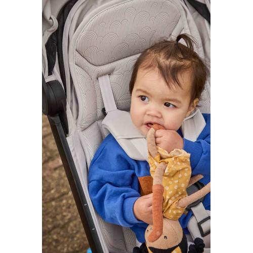 Прогулочная коляска Joolz Aer2 Calming Beige с бампером и подстаканником