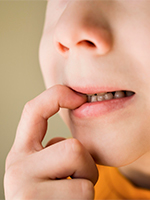 Как лезут зубы у детей? Сроки и симптомы, советы для родителей